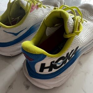 Hoka Kids Clifton 9 Sneakers, size 4